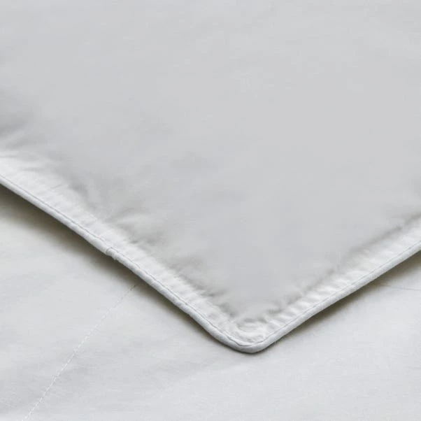Fogarty White Goose Feather And Down 7.5 Tog Duvet 3 Fogarty White Goose Feather And Down 7.5 Tog Duvet - Image 2