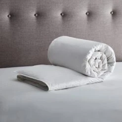 Fogarty White Goose Feather And Down 7.5 Tog Duvet 9 Fogarty White Goose Feather And Down 7.5 Tog Duvet -Dunelm Shop 1000114306 alt02