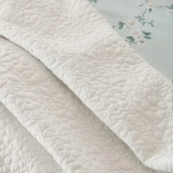 Bloom Floral White Quilted Bedspread -Dunelm Shop 1000151503 alt02