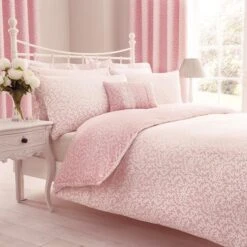 Annie Pink Reversible Duvet Cover And Pillowcase Set