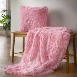 Catherine Lansfield Cuddly Deep Pile Throw 28 Catherine Lansfield Cuddly Deep Pile Throw -Dunelm Shop 30353953 alt02