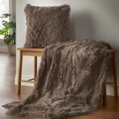 Catherine Lansfield Cuddly Deep Pile Throw 22 Catherine Lansfield Cuddly Deep Pile Throw -Dunelm Shop 30353954 alt02