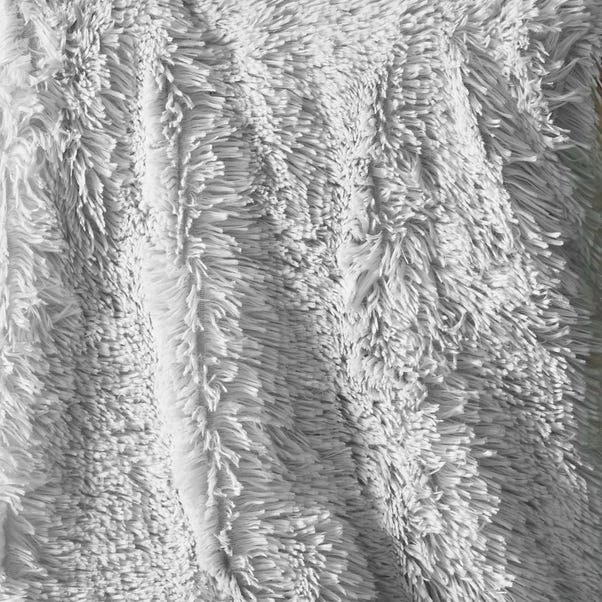 Catherine Lansfield Cuddly Deep Pile Throw 16 Catherine Lansfield Cuddly Deep Pile Throw - Image 14