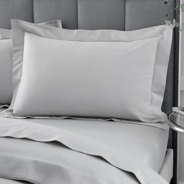 Hotel Cotton 230 Thread Count Sateen Oxford Pillowcase 5 Hotel Cotton 230 Thread Count Sateen Oxford Pillowcase - Image 3