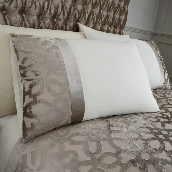 Catherine Lansfield Natural Lattice Cut Velvet Duvet Cover And Pillowcase Set 4 Catherine Lansfield Natural Lattice Cut Velvet Duvet Cover And Pillowcase Set - Image 2