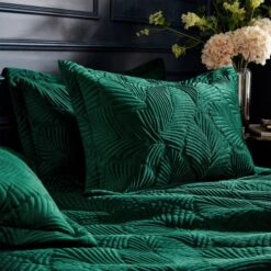 Paoletti Palmeria Emerald Velvet Duvet Cover And Pillowcase Set 21 Paoletti Palmeria Emerald Velvet Duvet Cover And Pillowcase Set -Dunelm Shop 30724799 alt01
