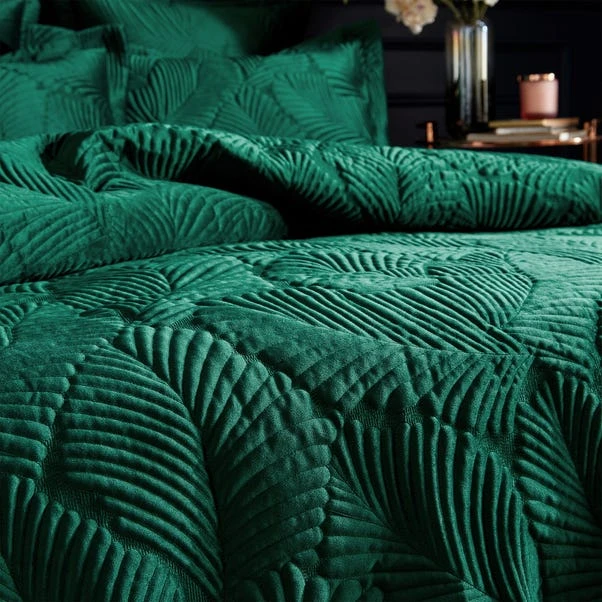 Paoletti Palmeria Emerald Velvet Duvet Cover And Pillowcase Set 5 Paoletti Palmeria Emerald Velvet Duvet Cover And Pillowcase Set - Image 3