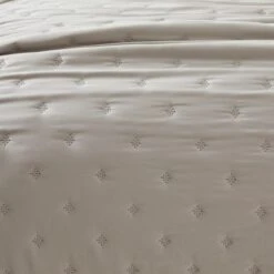 Ella Washed Bedspread -Dunelm Shop 30780890 alt01