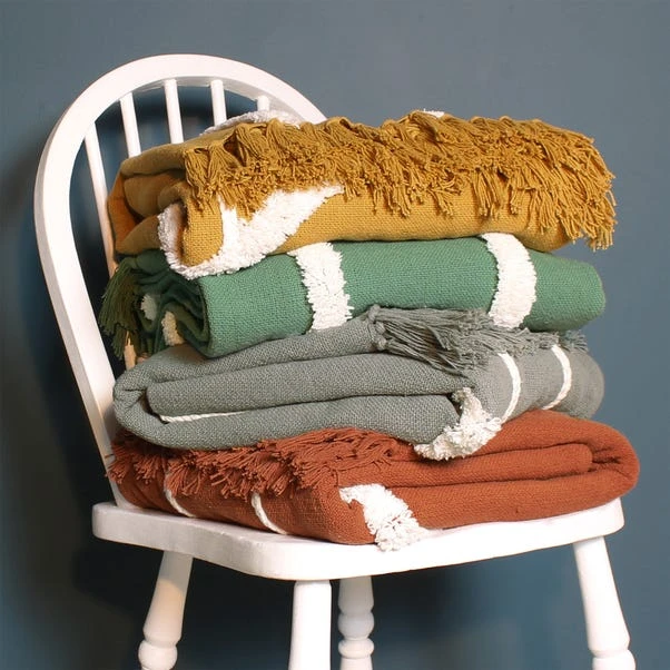 Furn. Rainbow Tufted 130cm X 150cm Throw 5 Furn. Rainbow Tufted 130cm X 150cm Throw - Image 3