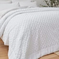 Edison Embossed Textured White Bedspread -Dunelm Shop 30788496 alt01
