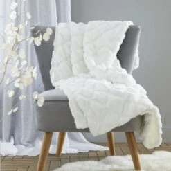 Catherine Lansfield Cosy Diamond 130cm X 170cm Throw 39 Catherine Lansfield Cosy Diamond 130cm X 170cm Throw -Dunelm Shop 30812043