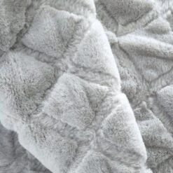 Catherine Lansfield Cosy Diamond 130cm X 170cm Throw 35 Catherine Lansfield Cosy Diamond 130cm X 170cm Throw -Dunelm Shop 30812045 alt02