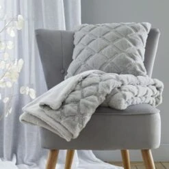 Catherine Lansfield Cosy Diamond 130cm X 170cm Throw 36 Catherine Lansfield Cosy Diamond 130cm X 170cm Throw -Dunelm Shop 30812045 alt03
