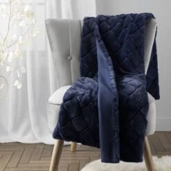 Catherine Lansfield Cosy Diamond 130cm X 170cm Throw 26 Catherine Lansfield Cosy Diamond 130cm X 170cm Throw -Dunelm Shop 30812049