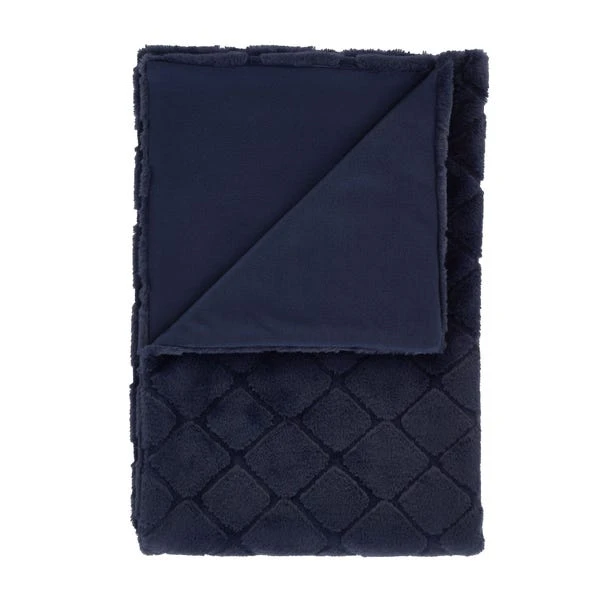 Catherine Lansfield Cosy Diamond 130cm X 170cm Throw 10 Catherine Lansfield Cosy Diamond 130cm X 170cm Throw - Image 8