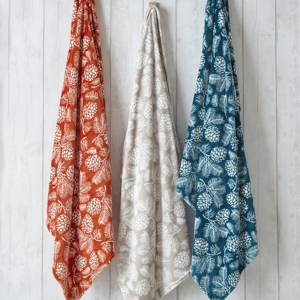 Furn Irwin Fleece Throw 140x180 6 Furn Irwin Fleece Throw 140x180 - Image 4