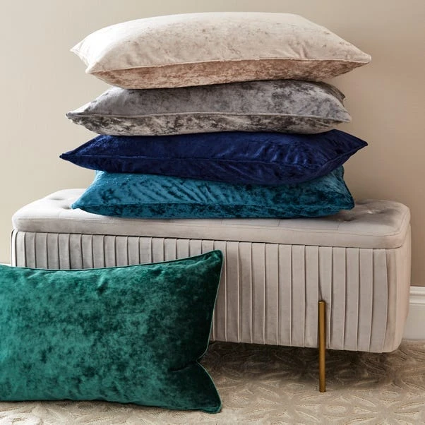 Crushed Velour Piped Pillowcase 5 Crushed Velour Piped Pillowcase - Image 3