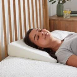 Memory Foam Back Sleeper Small Wedge Back Pillow 11 Memory Foam Back Sleeper Small Wedge Back Pillow -Dunelm Shop 30870782 alt06