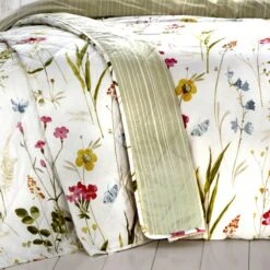 Spring Glade Quilted Bedspread 200cm X 230cm