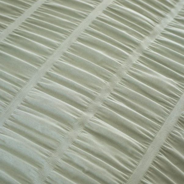 Catherine Lansfield Seersucker Reversible Duvet Cover & Pillowcase Set 6 Catherine Lansfield Seersucker Reversible Duvet Cover & Pillowcase Set - Image 4