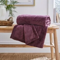 Leila Leaf Fleece Throw 130x170cm -Dunelm Shop 30898338