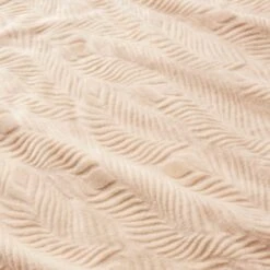 Leila Leaf Fleece Throw 130x170cm -Dunelm Shop 30898341 alt01