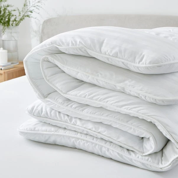 Hotel Luxury Cotton Anti Allergy 10.5 Tog Duvet 5 Hotel Luxury Cotton Anti Allergy 10.5 Tog Duvet - Image 3