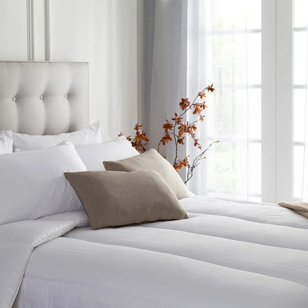 Snuggledown Luxurious Hotel 13.5 Tog Winter Duvet 15 Snuggledown Luxurious Hotel 13.5 Tog Winter Duvet - Image 13