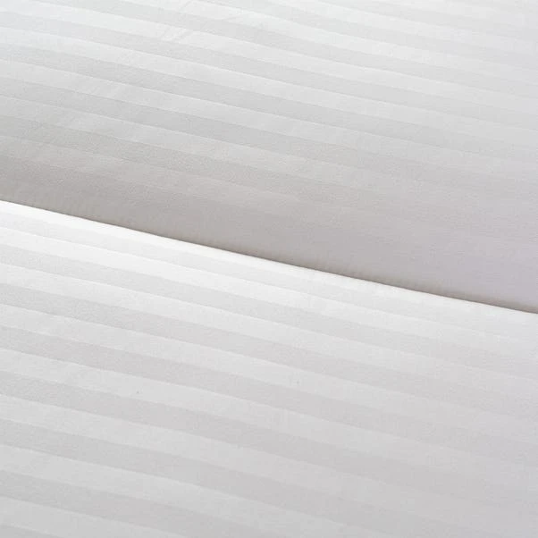 Snuggledown Luxurious Hotel 13.5 Tog Winter Duvet 17 Snuggledown Luxurious Hotel 13.5 Tog Winter Duvet - Image 15