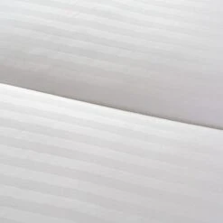 Snuggledown Luxurious Hotel 13.5 Tog Winter Duvet 30 Snuggledown Luxurious Hotel 13.5 Tog Winter Duvet -Dunelm Shop 30914671 alt02