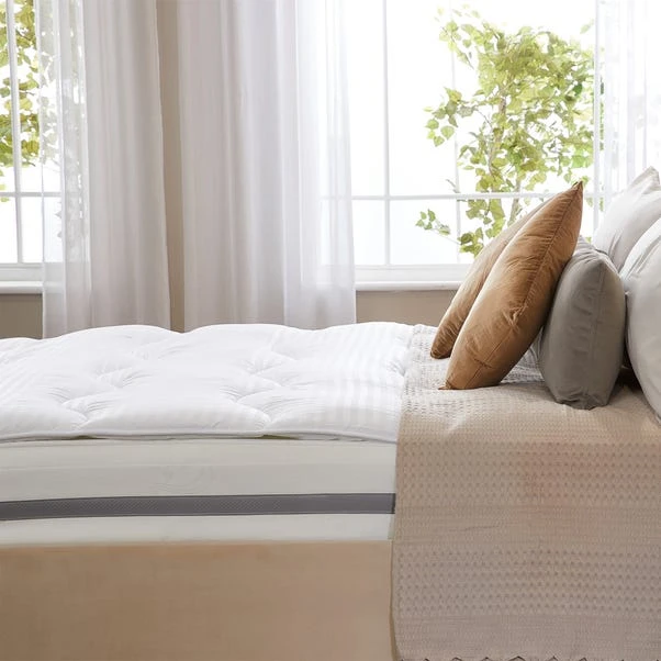 Snuggledown Luxurious Hotel Mattress Topper 6 Snuggledown Luxurious Hotel Mattress Topper - Image 4