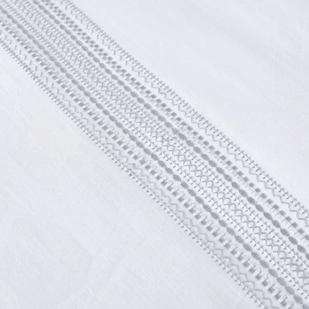 Appletree Boutique Embroidered Band 200 Thread Count Cotton Duvet Cover And Pillowcase Set 6 Appletree Boutique Embroidered Band 200 Thread Count Cotton Duvet Cover And Pillowcase Set - Image 4