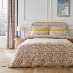 Hannah Retro Ditsy 100% Cotton Duvet Cover And Pillowcase Set -Dunelm Shop 30930156 alt02