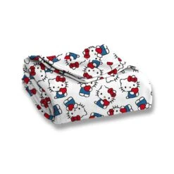 Hello Kitty Heartheld Fleece Blanket -Dunelm Shop 30931046 alt04