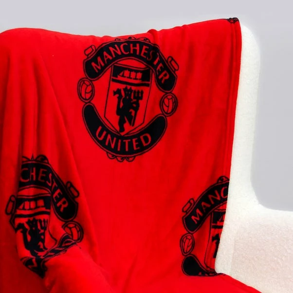 Manchester United Classic Fleece Blanket 4 Manchester United Classic Fleece Blanket - Image 2