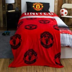 Manchester United Classic Fleece Blanket 9 Manchester United Classic Fleece Blanket -Dunelm Shop 30931081 alt03