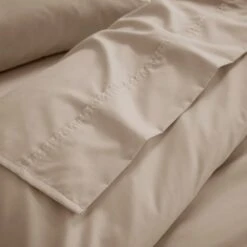 Dorma Crisp & Fresh 400 Thread Count Egyptian Cotton Percale Flat Sheet 25 Dorma Crisp & Fresh 400 Thread Count Egyptian Cotton Percale Flat Sheet -Dunelm Shop 30931144