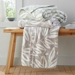 So Soft Sorrel Throw 130cm X 170cm 18 So Soft Sorrel Throw 130cm X 170cm -Dunelm Shop 30966068 alt07