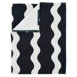 Sassy B Waves Monochrome Throw 200cm X 240cm 12 Sassy B Waves Monochrome Throw 200cm X 240cm -Dunelm Shop 30976389 alt04
