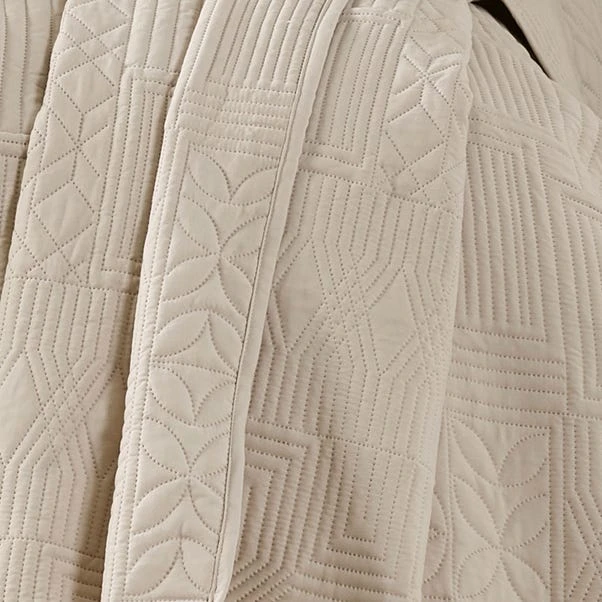 Catherine Lansfield Folkstone Geo Bedspread 4 Catherine Lansfield Folkstone Geo Bedspread - Image 2